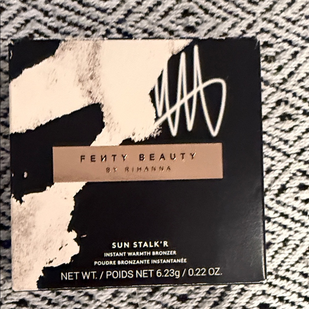 Fenty Beauty Sun Stalk'r Bronzer in Black and White